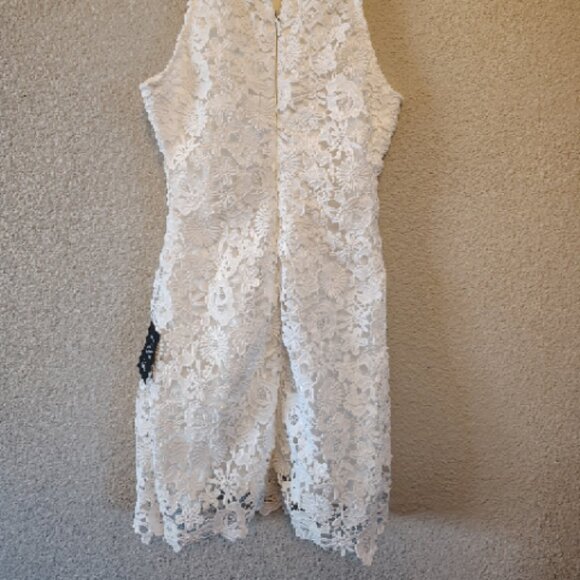 Lulu's White Lace Halter Neck Dress Size M Bridal and Formal Events New with Tag - Picture 4 of 6